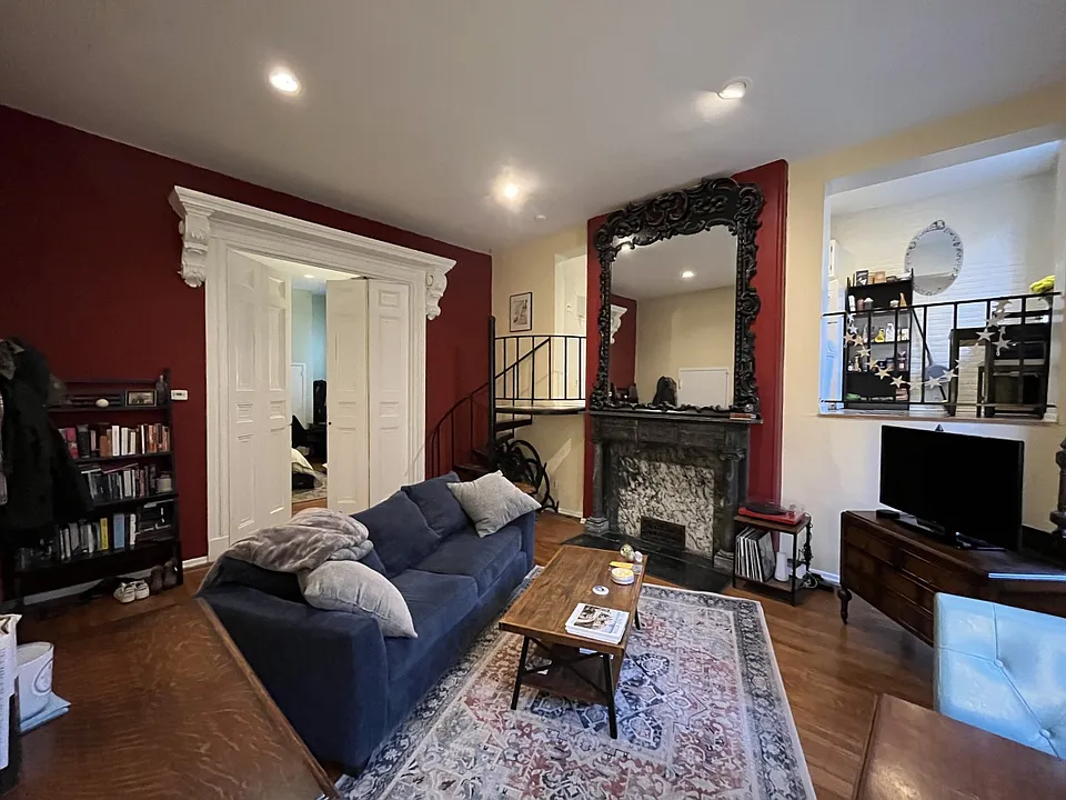 unit 1F one bed for Sept $1895