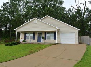 108 Dove Hill Cir, Thomasville, GA 31792