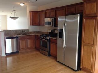 39653 Springwater Dr #98, Northville, MI 48168