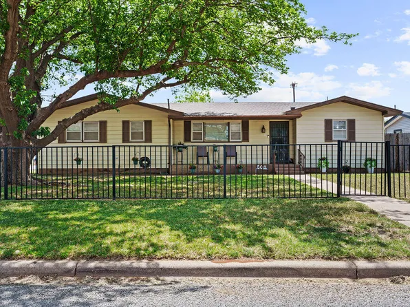 601 7th St, Wolfforth, TX 79382