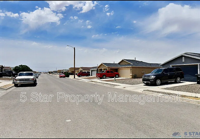 916 Villa Seca Dr — Photo 42