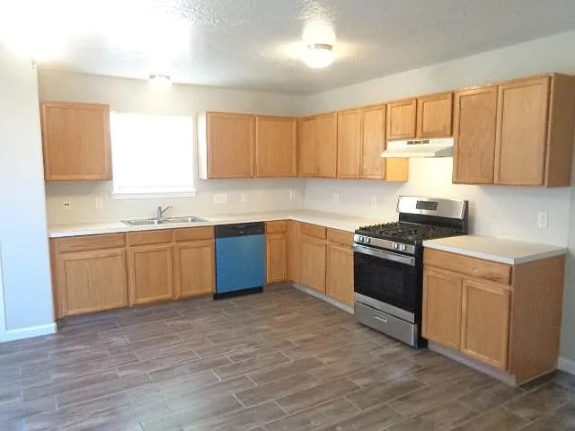 9507 Maple Green Ln — Photo 2
