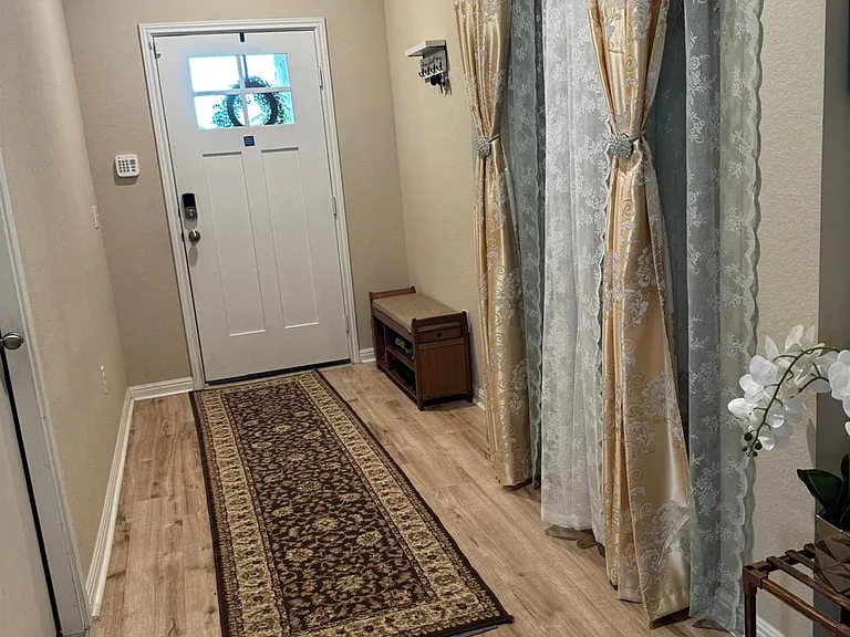 113 Queen Anne Dr — Photo 5
