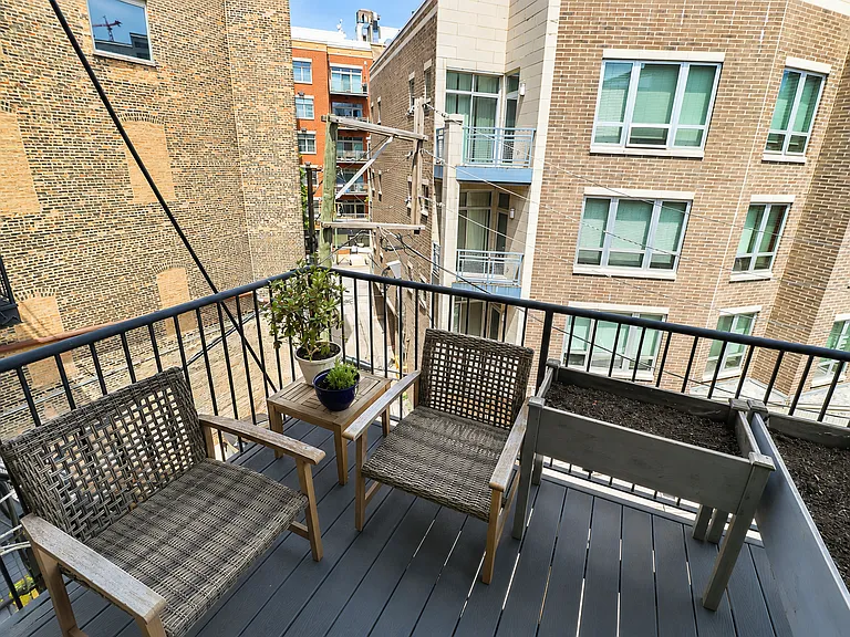 707 N Milwaukee Ave #3R — Photo 5