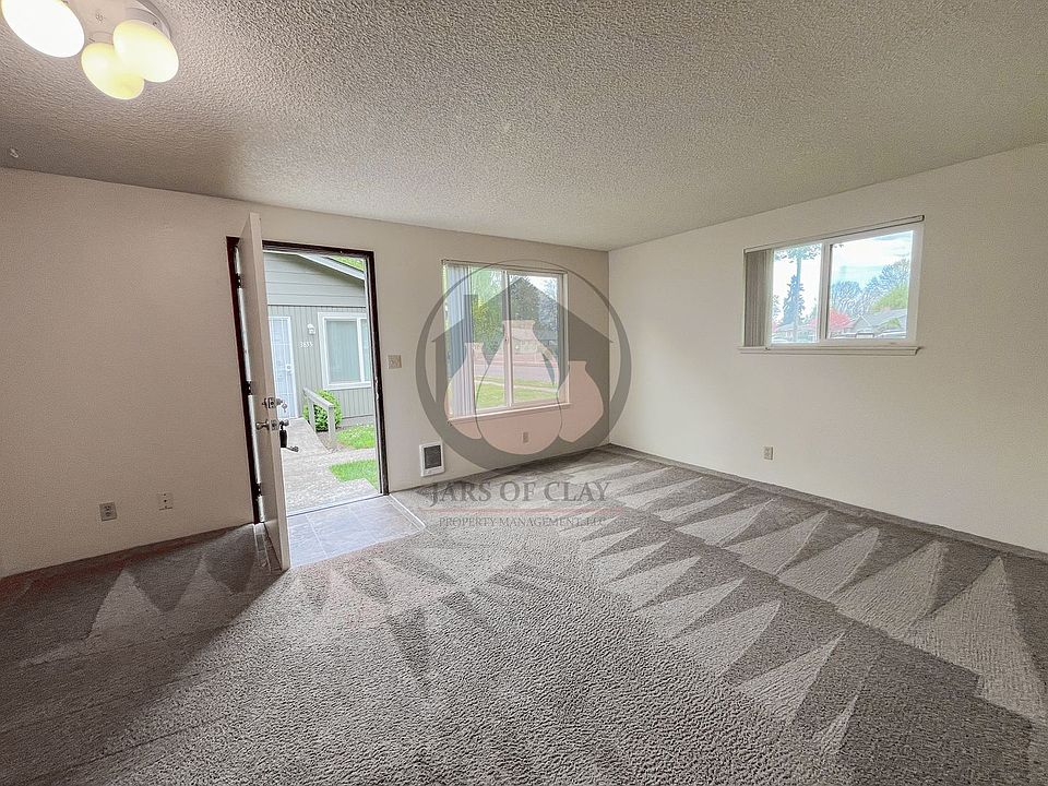 1st image of 3809-3873 24th Pl NE #3831