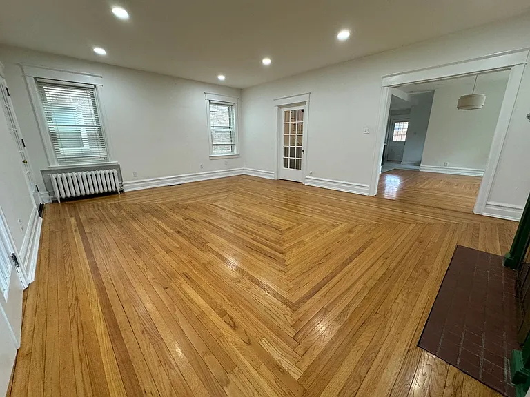 2201 W Gordon St — Photo 8