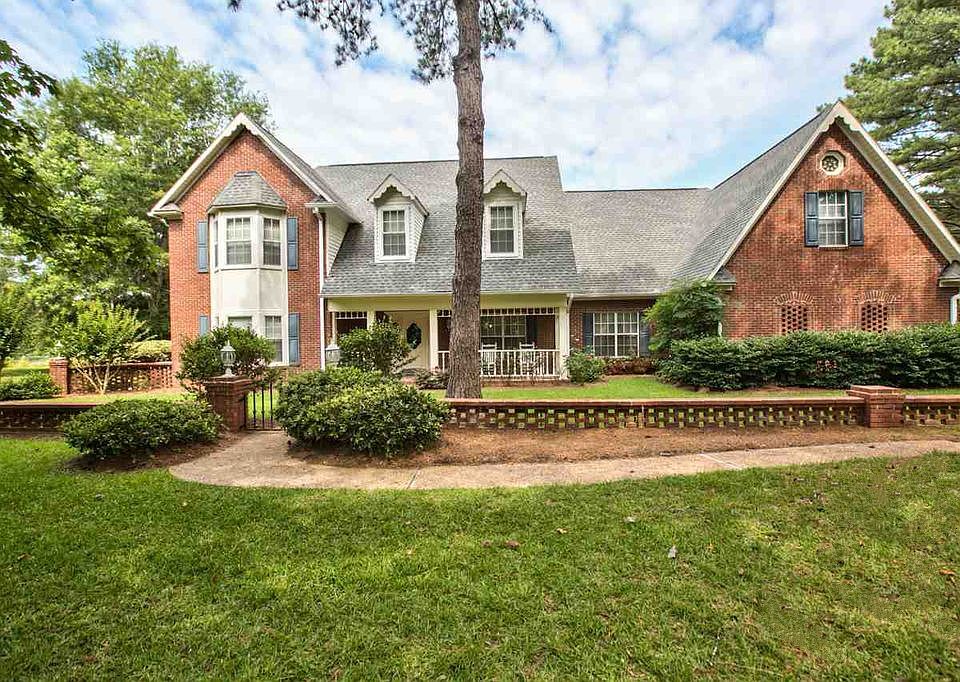 1st image of 228 Rosehill Dr N