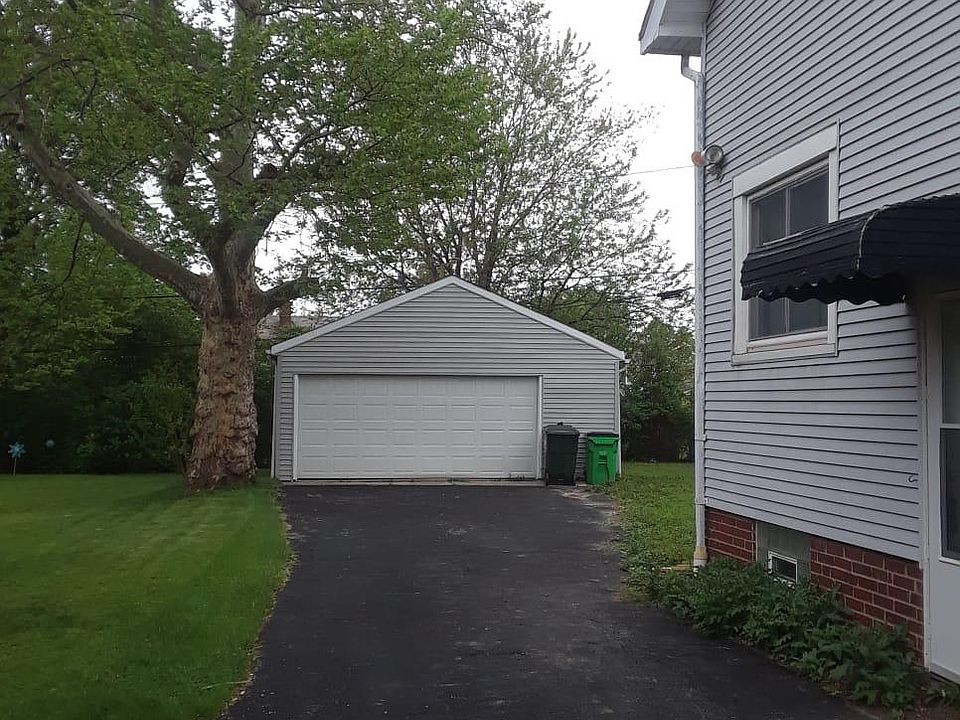 2nd image of 1131 Selwyn Rd