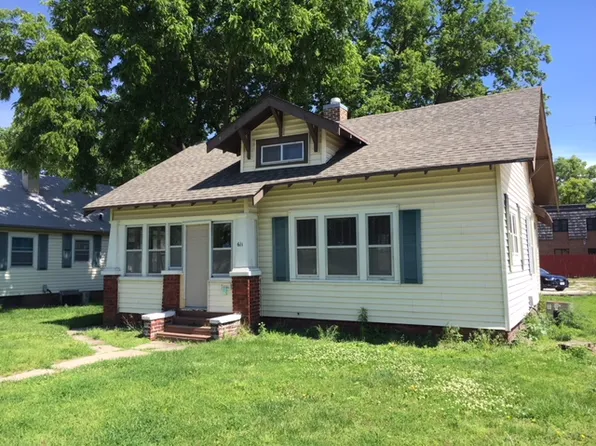 611 W 1st St, Grand Island, NE 68801