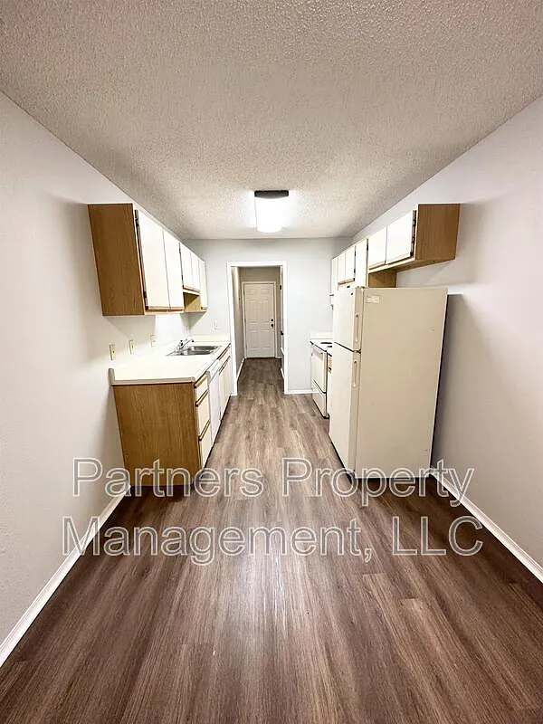 2 bed, 1.5 bath, $1,250 — Photo 4