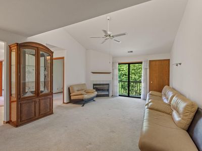 116 East Freistadt ROAD #F, Mequon, WI, 53092