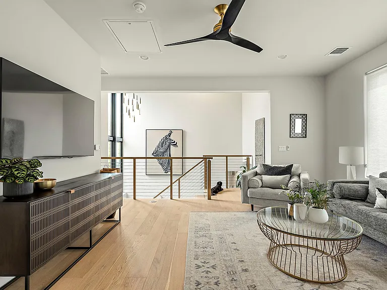 2116 Kenwood Ave — Photo 12