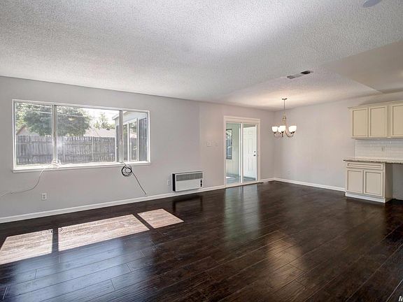 5th image of 2707 Dorine Way