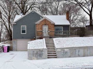 211 36th St, Sioux City, IA 51104