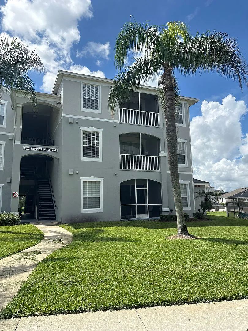 Furnished 3 Bedroom, 2 Bathrooms In The Sought-After Guard Gated Community Of Windsor Palms — Photo 1