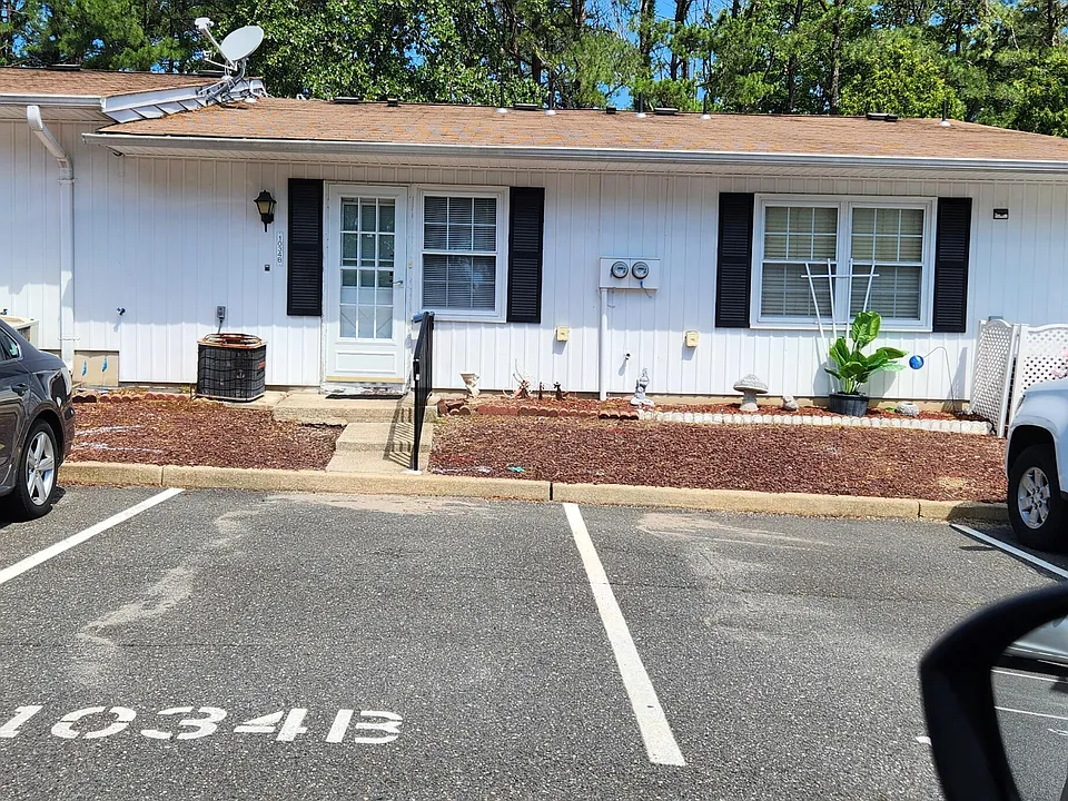 1034B Aberdeen Dr