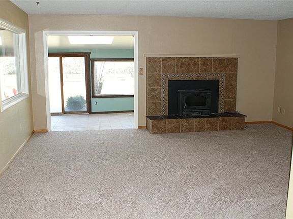 5th image of 3720 Meadowlark Dr