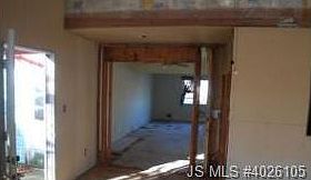 5th image of 565 Vaughn Ave