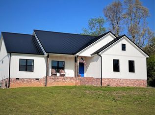 5082 Cherry Creek Rd, Sparta, TN 38583