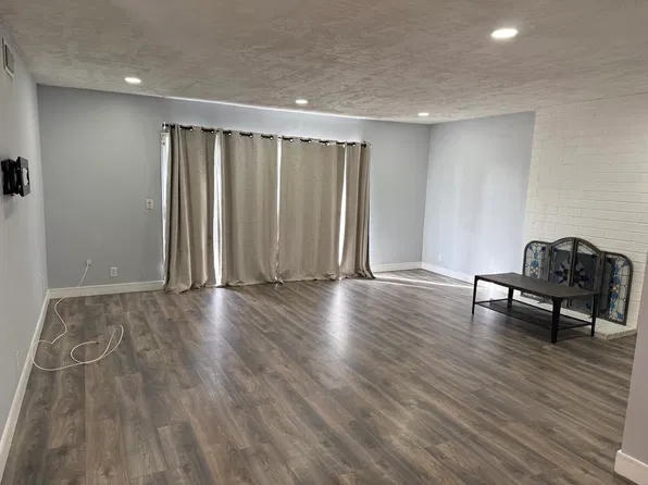 902 S Dennis St, Santa Ana, CA 92704