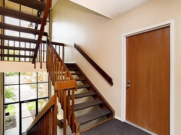 3rd image of 4291 Village Parkway Cir W