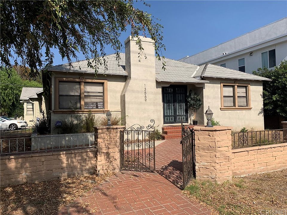 2nd image of 13559 Burbank Blvd