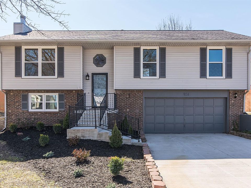 1st image of 924 Wyndham Hills Dr