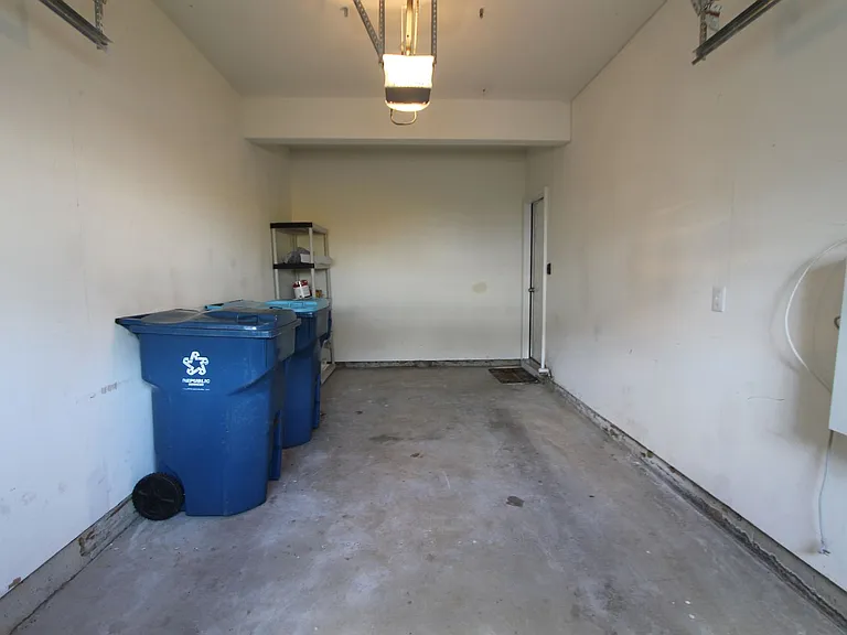 316 Ross Ct — Photo 37