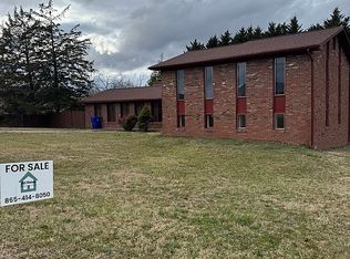 101 Westland Dr, Clinton, TN 37716