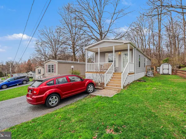 64 Lakeview Dr, Elizabethtown, PA 17022