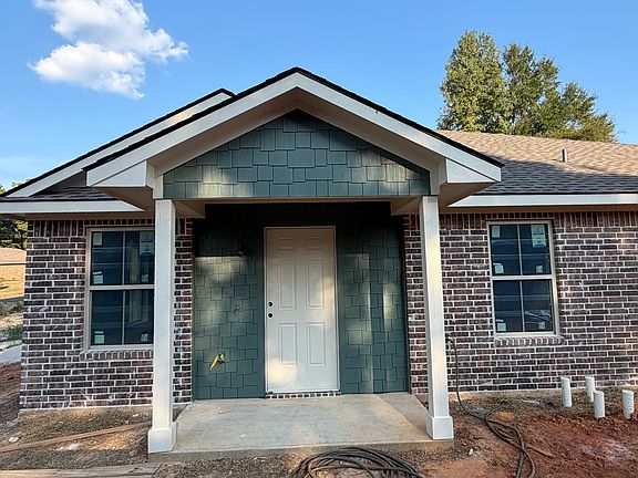 2nd image of 1684 Deanna Rd #2