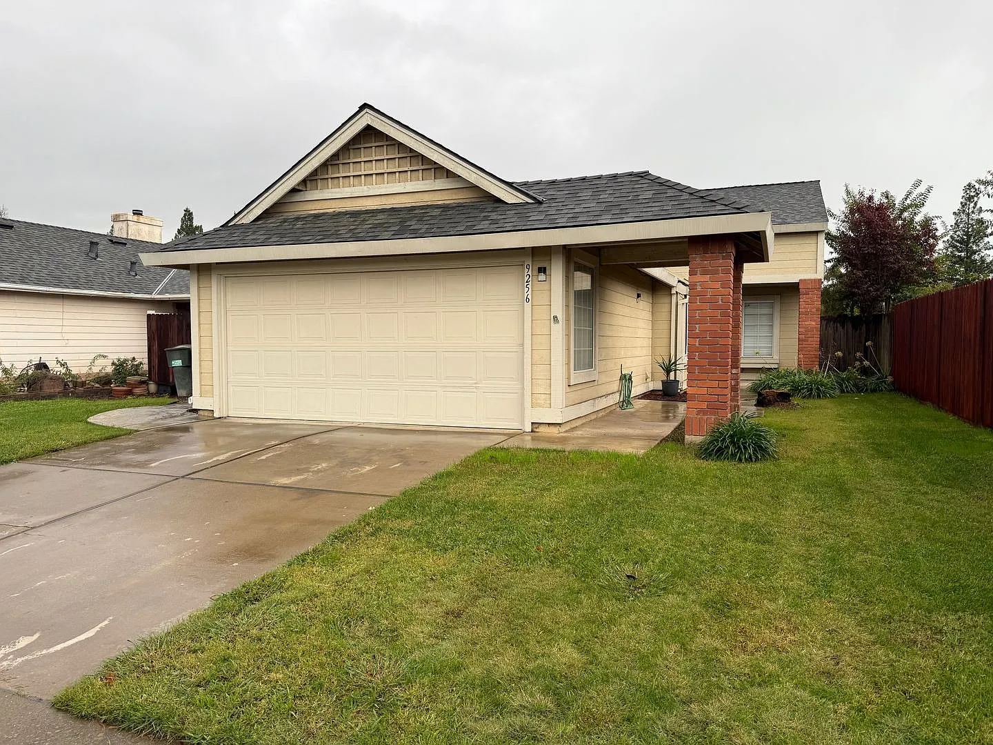 9256 Colonsay Way photo 1