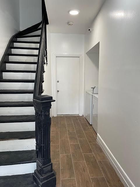 1st image of 54 Henry Ave Floor 1