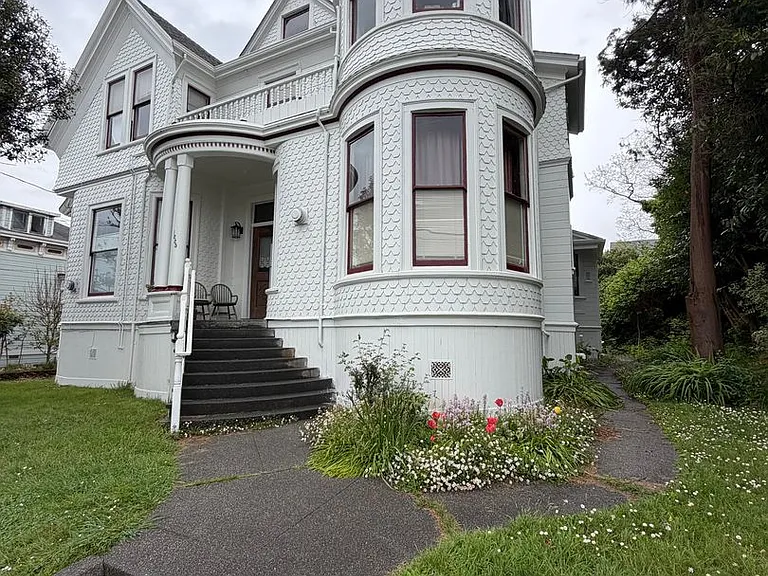 1225 G St — Photo 1