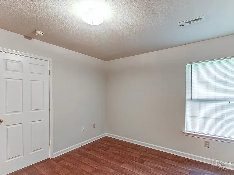 Plymouth Ridge Apartments — Photo 14