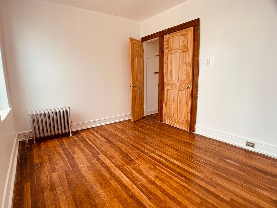 2nd image of 21-23 27th St #C11