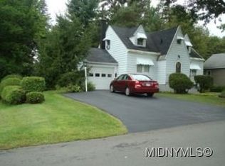 13 White St, Clark Mills, NY 13321
