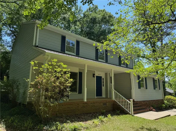 303 Lancelot Dr, Clemson, SC 29631
