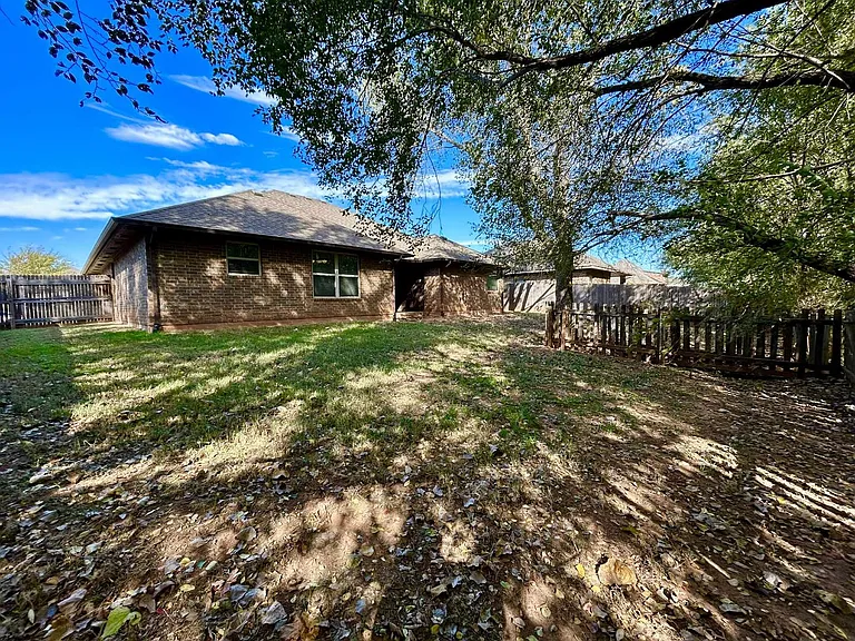2222 Brook Dr — Photo 21