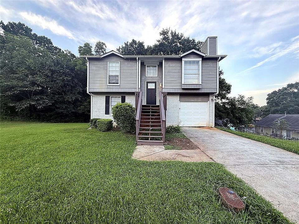 1st image of 2606 Foxhall Way SE