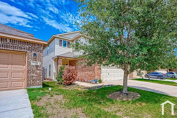 3 bed, 2110 sqft, $2,500 — Photo 3