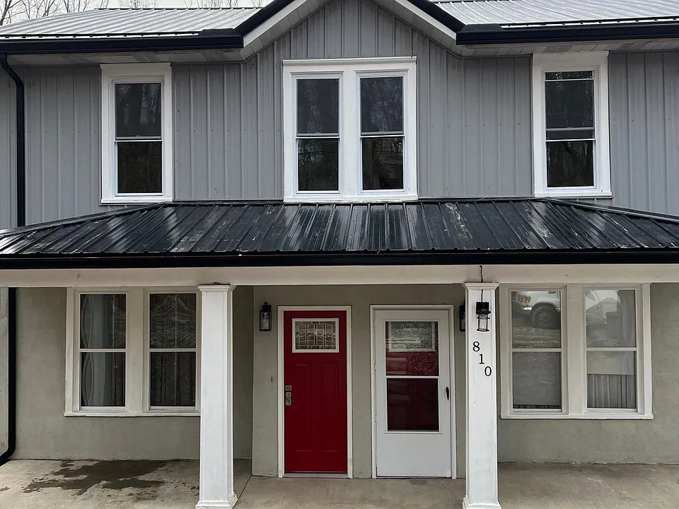 810 College Ave #2
