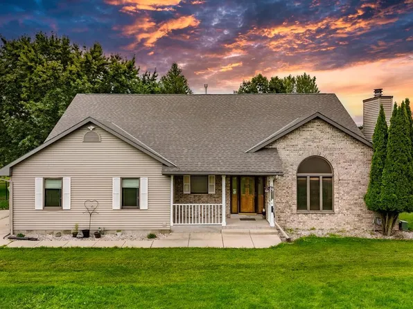 306 Castle Cove WAY, Hartford, WI 53027