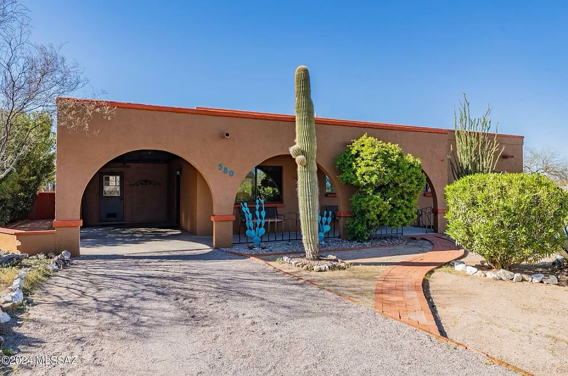 580 S Corpino De Pecho — Photo 1