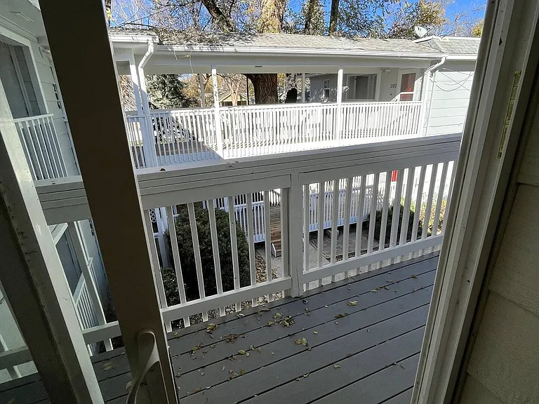 348 Collyer St — Photo 10