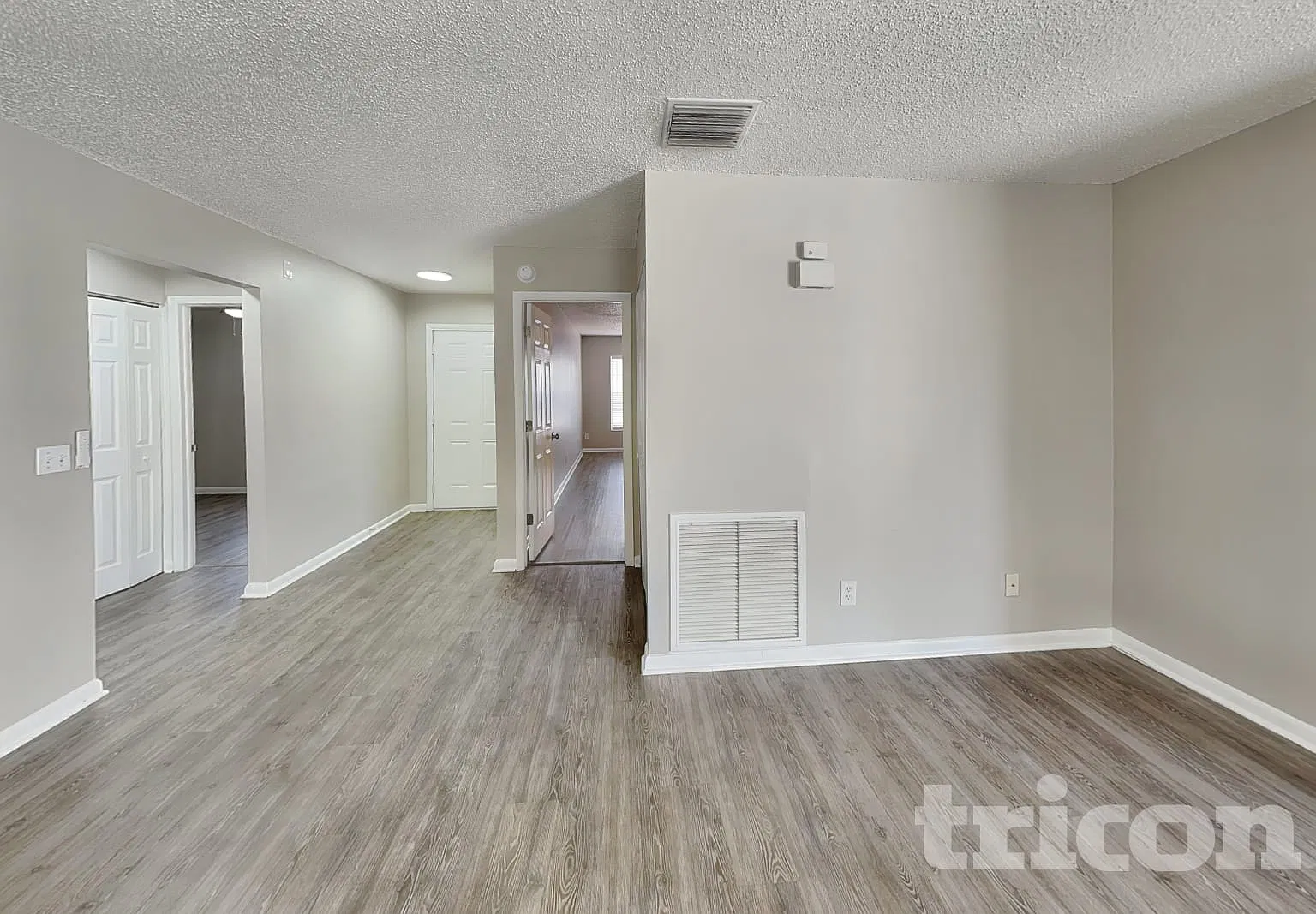 309 Regal Park Drive Valrico FL — Photo 3