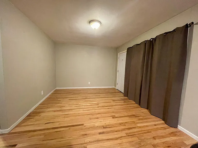 190 E 28th Ave #1 — Photo 4