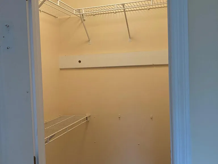 618 Basswood Ave — Photo 10
