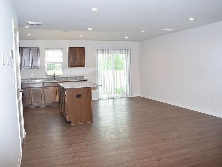 1530 39th Avenue Loop NE #5 — Photo 34