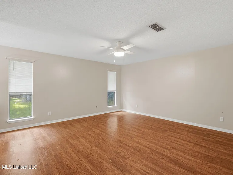 122 Booth Cir — Photo 20